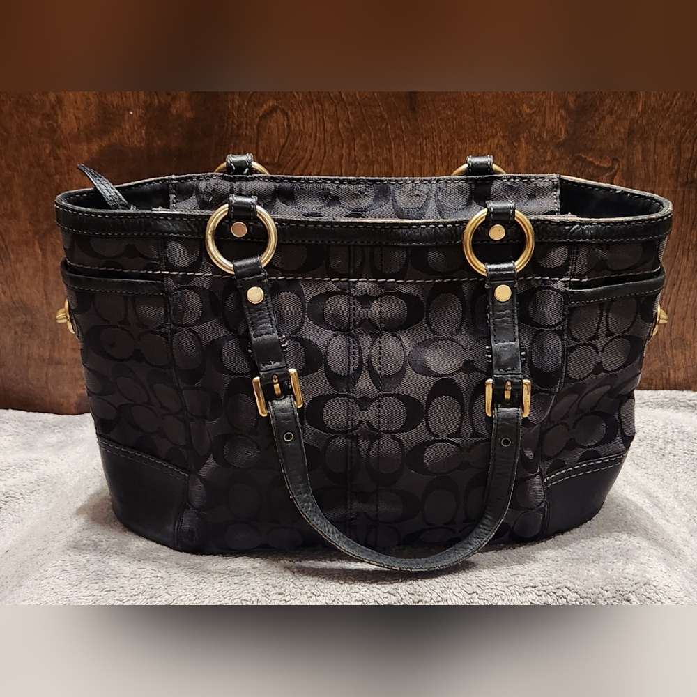 Coach Black Signature C Logo Canvas Leather Shoulder Bag G0768-11237